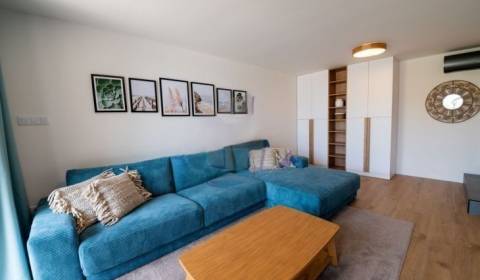 HORVÁTORSZÁG - Négy apartmanos ház 100 méterre a tengertől - VRSI, Zad