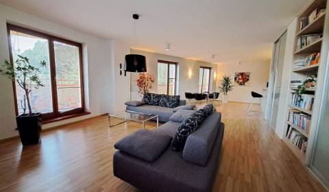 Kiadó 2 szobás lakás, 2 szobás lakás, Štefánikova, Poprad, Szlovákia