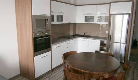 Kiadó 2 szobás lakás, 2 szobás lakás, Cyrila a Metoda, Piešťany, Szlov