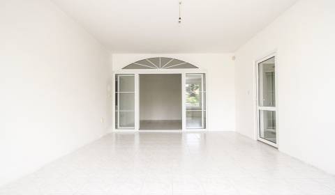 Eladó 4 szobás lakás, 4 szobás lakás, Tichá, Bratislava - Staré Mesto,