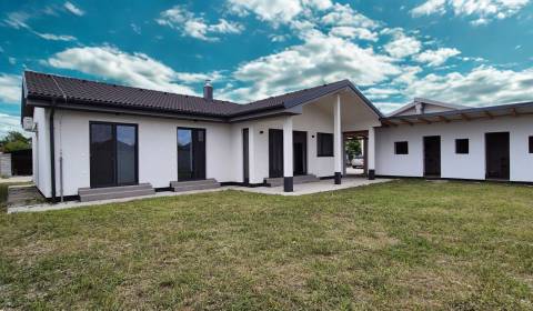 Eladó Családi ház, Családi ház, Senec, Szlovákia