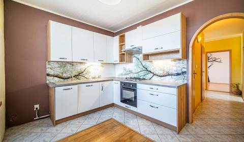 Eladó 3 szobás lakás, 3 szobás lakás, Svätoplukova, Pezinok, Szlovákia