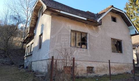 Eladó Családi ház, Családi ház, Turčianske Teplice, Szlovákia