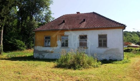Eladó Családi ház, Családi ház, Nové Mesto nad Váhom, Szlovákia