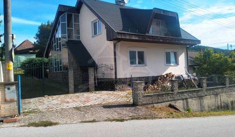 Eladó Családi ház, Családi ház, Nové Mesto nad Váhom, Szlovákia