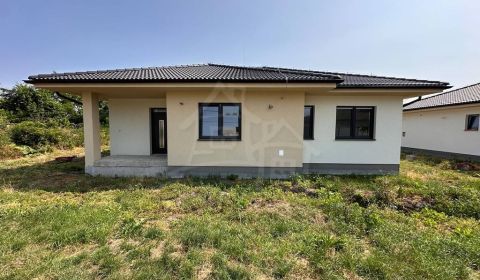 Eladó Családi ház, Családi ház, Komárno, Szlovákia