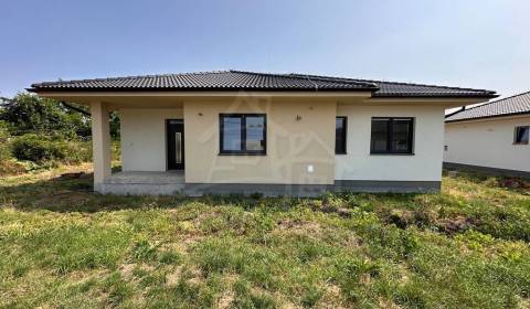 Eladó Családi ház, Családi ház, Komárno, Szlovákia