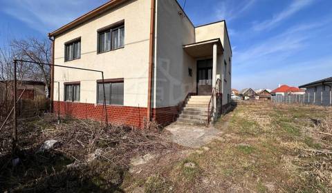 Eladó Családi ház, Családi ház, Komárno, Szlovákia