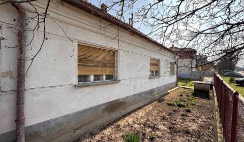 Eladó Családi ház, Családi ház, Nové Zámky, Szlovákia