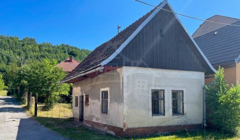 Eladó Családi ház, Családi ház, Banská Bystrica, Szlovákia