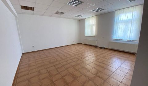 Kiadó Üzlethelység, Topoľčany, Szlovákia