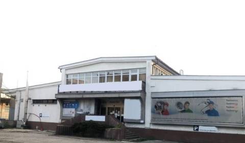 Kiadó Raktárak és ipari épületek, Raktárak és ipari épületek, Púchovsk