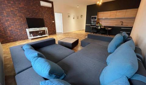 Eladó 3 szobás lakás, 3 szobás lakás, Škultétyho, Topoľčany, Szlovákia