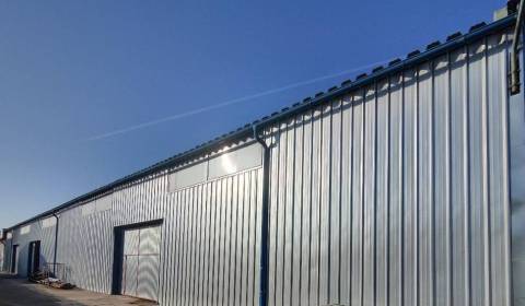 Kiadó Raktárak és ipari épületek, Raktárak és ipari épületek, Staviteľ