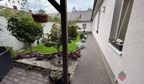 Eladó Családi ház, Családi ház, Dr. P. Adámiho, Topoľčany, Szlovákia