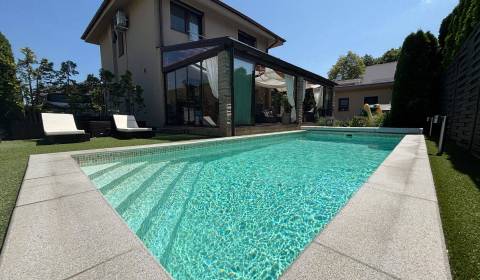 Eladó Családi ház, Családi ház, Topoľčany, Szlovákia