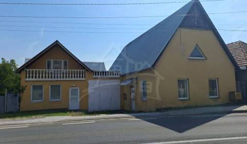 Eladó Családi ház, Családi ház, Topoľčany, Szlovákia