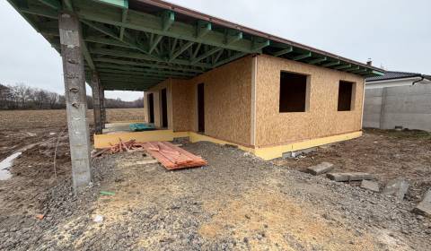 Eladó Családi ház, Családi ház, Topoľčany, Szlovákia