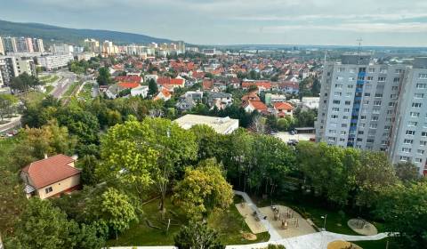 Eladó 3 szobás lakás, 3 szobás lakás, Kadnárova, Bratislava - Rača, Sz