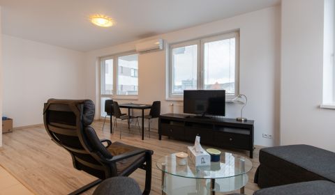 Kiadó 2 szobás lakás, 2 szobás lakás, Jégeho, Bratislava - Ružinov, Sz