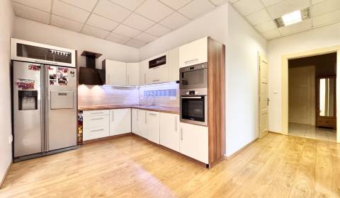 Eladó Családi ház, Családi ház, Žilina, Szlovákia