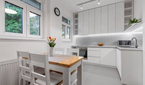 Eladó 2 szobás lakás, 2 szobás lakás, Hlavatého, Bratislava - Staré Me