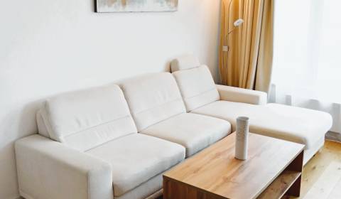 Exkluzív 2 szobás lakás kiadó Pozsony szívében