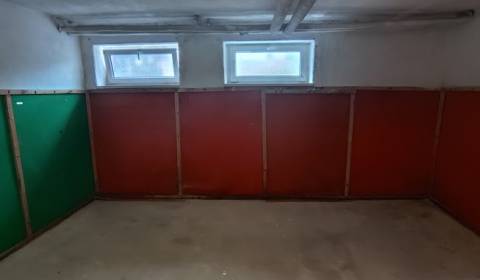 Kiadó Raktárak és ipari épületek, Raktárak és ipari épületek, Nitra, S