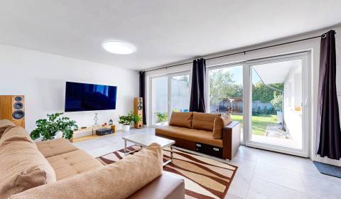 Eladó Családi ház, Családi ház, Urbárska, Košice-okolie, Szlovákia