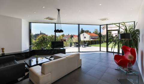 Eladó Családi ház, Családi ház, Svätourbanská, Nitra, Szlovákia