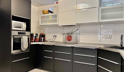 Eladó Családi ház, Családi ház, Nové Zámky, Szlovákia