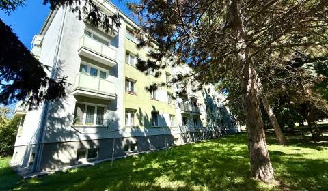 Eladó 2 szobás lakás, 2 szobás lakás, Kalinčiakova, Senica, Szlovákia