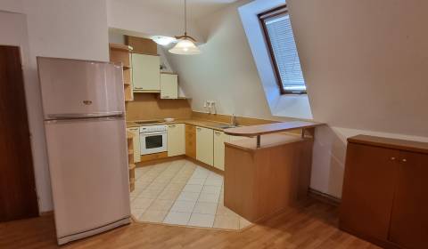 Kiadó 3 szobás lakás, 3 szobás lakás, Nové Zámky, Szlovákia