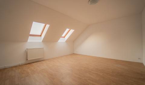 Eladó Családi ház, Családi ház, Školská, Pezinok, Szlovákia