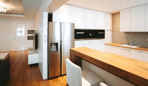 Eladó 3 szobás lakás, 3 szobás lakás, Námestie Matice Slovenskej, Žiar