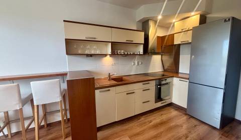 Modern lakás terasszal Piešťany központjában