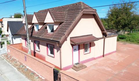 Eladó Családi ház, Családi ház, Trenčín, Szlovákia