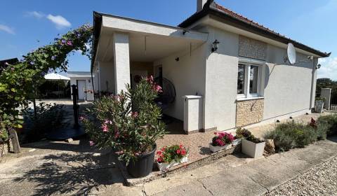 Eladó Családi ház, Családi ház, Hlohovská cesta, Topoľčany, Szlovákia