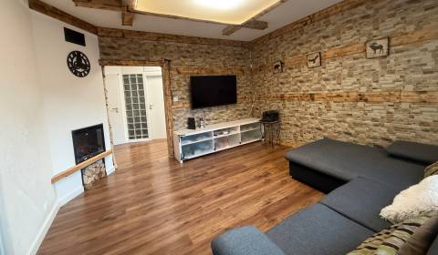 Kiadó 3 szobás lakás, 3 szobás lakás, Komenského, Púchov, Szlovákia