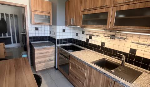 Eladó 3 szobás lakás, 3 szobás lakás, Čadca, Szlovákia