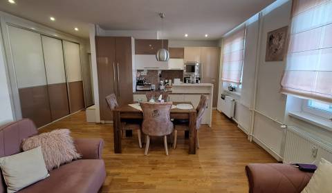 Eladó 3 szobás lakás, 3 szobás lakás, Komárno, Szlovákia