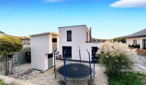 Eladó Családi ház, Családi ház, Prievidza, Szlovákia