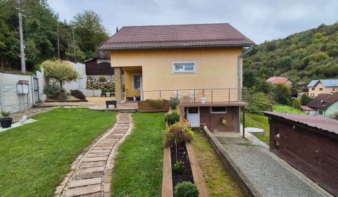 Eladó Családi ház, Családi ház, Hlboké nad Váhom, Bytča, Szlovákia