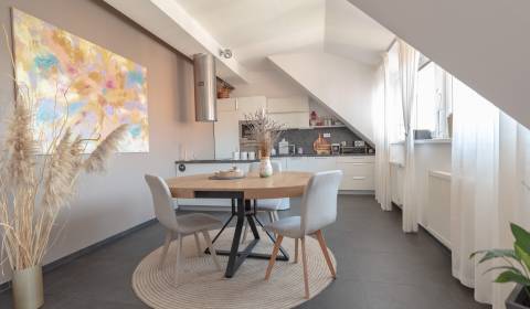 Eladó 3 szobás lakás, 3 szobás lakás, Bratislava - Staré Mesto, Szlová