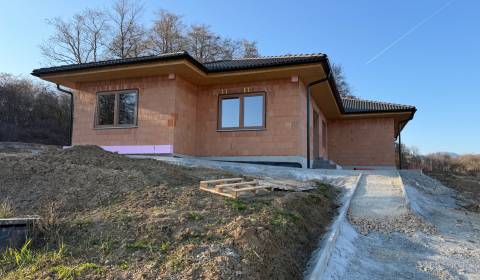 Eladó Családi ház, Családi ház, Topoľčany, Szlovákia