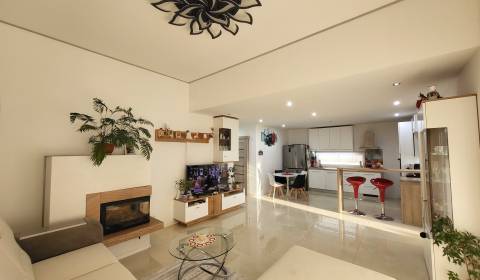 Eladó Családi ház, Családi ház, Topoľčany, Szlovákia