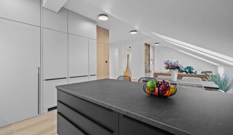 Eladó 3 szobás lakás, 3 szobás lakás, Trnavská cesta, Bratislava - Nov