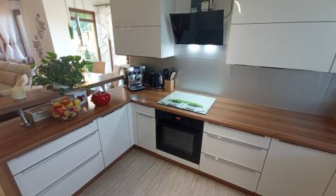 Eladó Családi ház, Családi ház, Nitra, Szlovákia