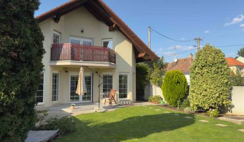 Eladó Családi ház, Családi ház, Puškinova, Senec, Szlovákia