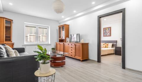 Eladó 3 szobás lakás, 3 szobás lakás, Heydukova, Bratislava - Staré Me